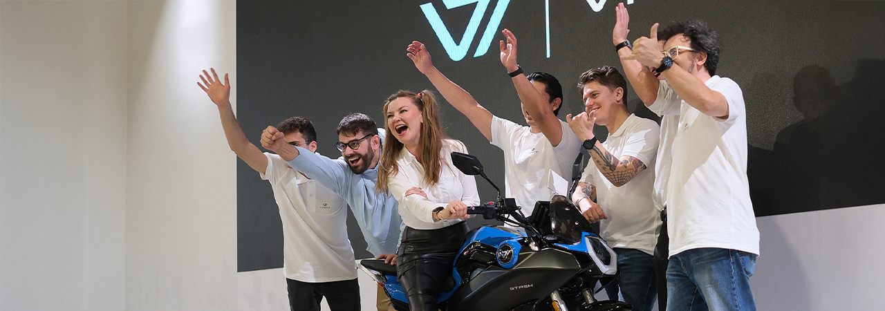 VMOTO TEAM BANNER EICMA3